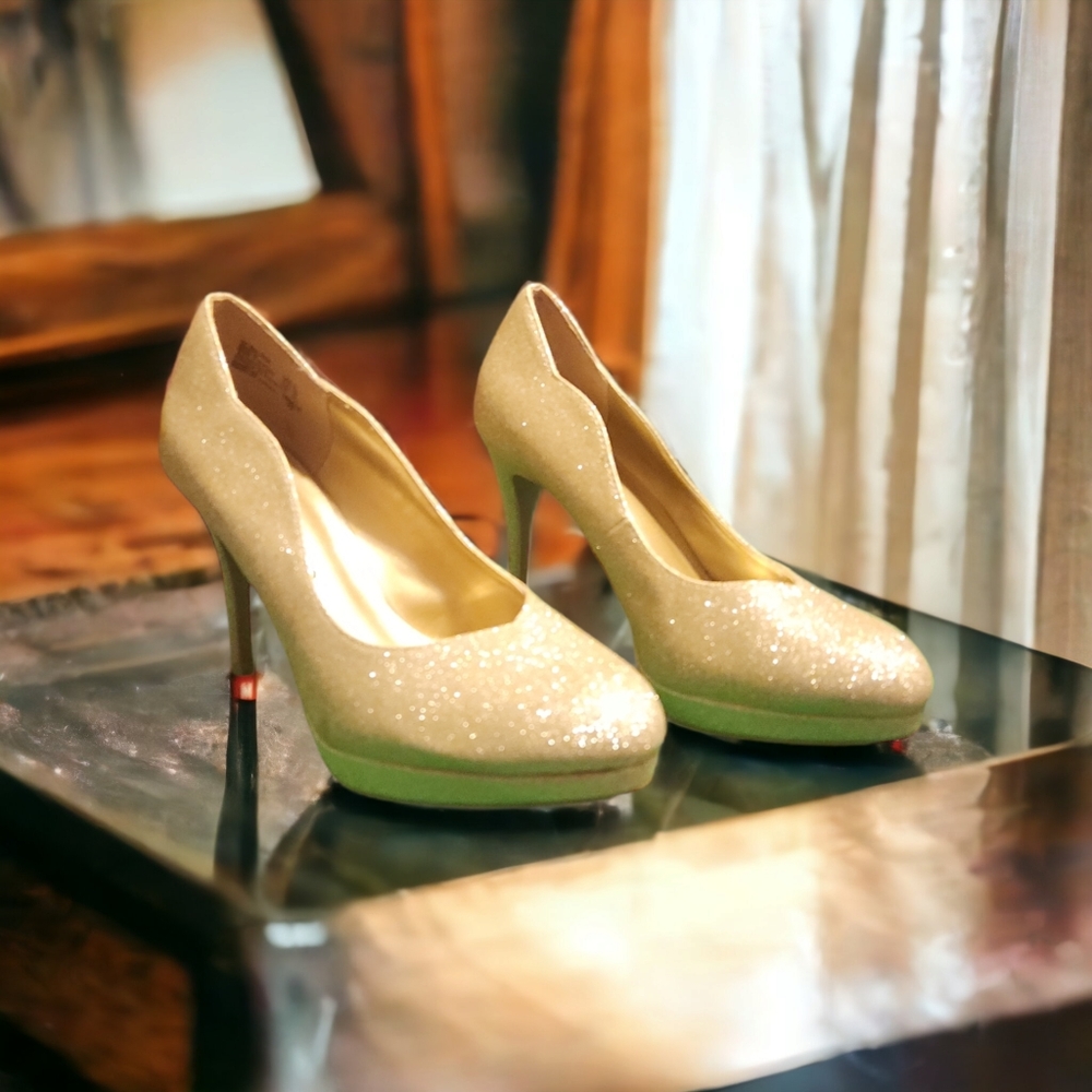Fioni Gold Glitter Heels Sz 8